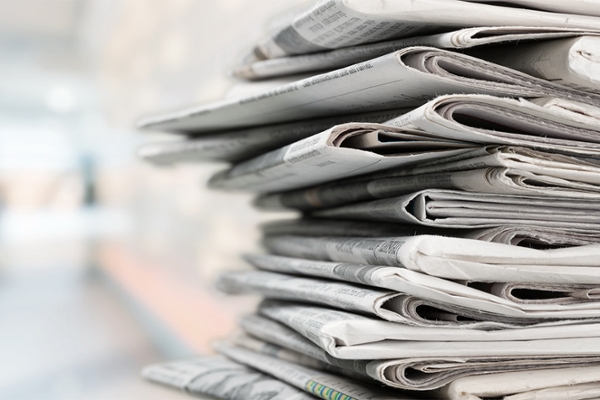 Ein Stapel Papierzeitungen. Ein Stapel Papierzeitungen.